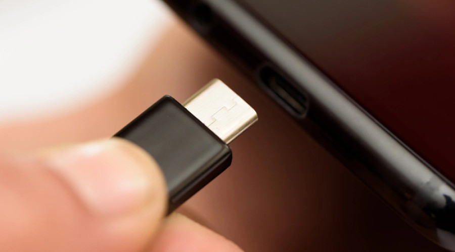 آیا وجود پورت شارژ USB-C در آیفون های آینده خوب است یا بد؟