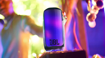 اسپیکر بلوتوثی JBL Pulse 5 از قابلیت نورپردازی RGB در تمام سطح بدنه بهره می برد