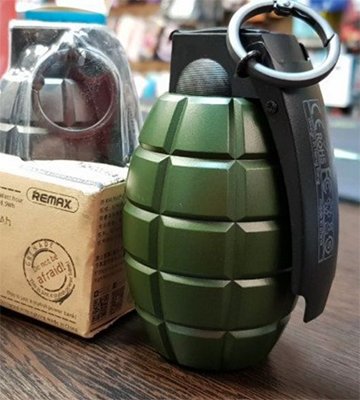 مشخصات و امکانات شارژر همراه ریمکس Grenade RPL-28