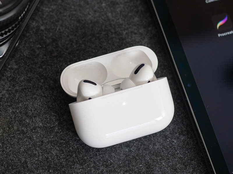 طراحی  AirPods Pro 2 در مقابل AirPods Pro