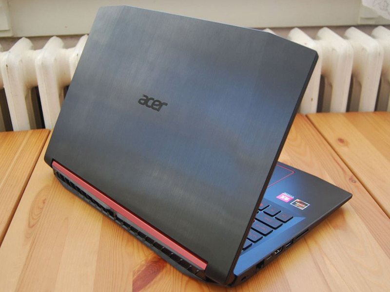 Acer Nitro 5 (بهترین لپ تاپ گیمینگ Core i5)