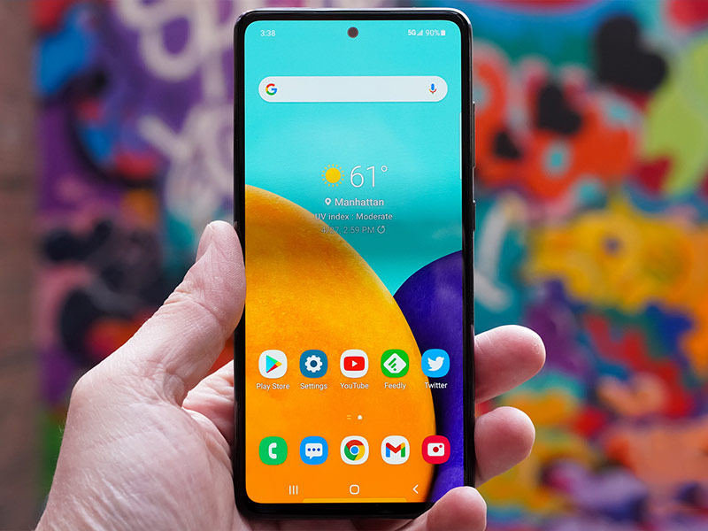 طراحی و صفحه نمایش گوگل Pixel 5a در برابر سامسونگ Galaxy A52 5G