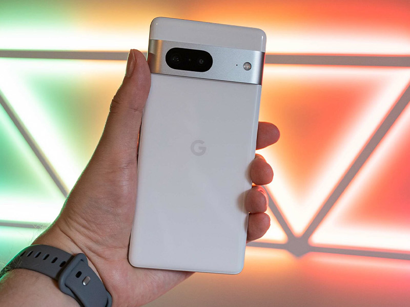 Google Pixel 7 در مقابل Pixel 7 Pro: این دو گوشی جدید گوگل چه تفاوت هایی با هم دارند؟