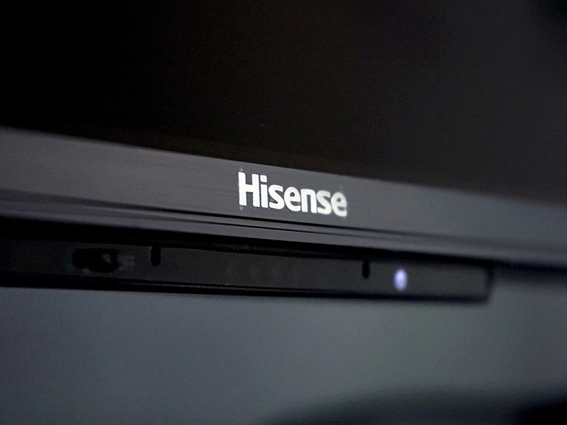 کیفیت تصویر Hisense U8H در مقابل TCL 6-Series (R655)