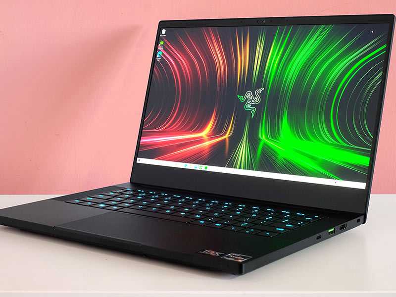 Razer Blade 14 در مقابل MacBook Pro 14: لپ تاپ گیمینگ می خواهید یا لپ تاپ برای کارهای ادیت و هنری؟