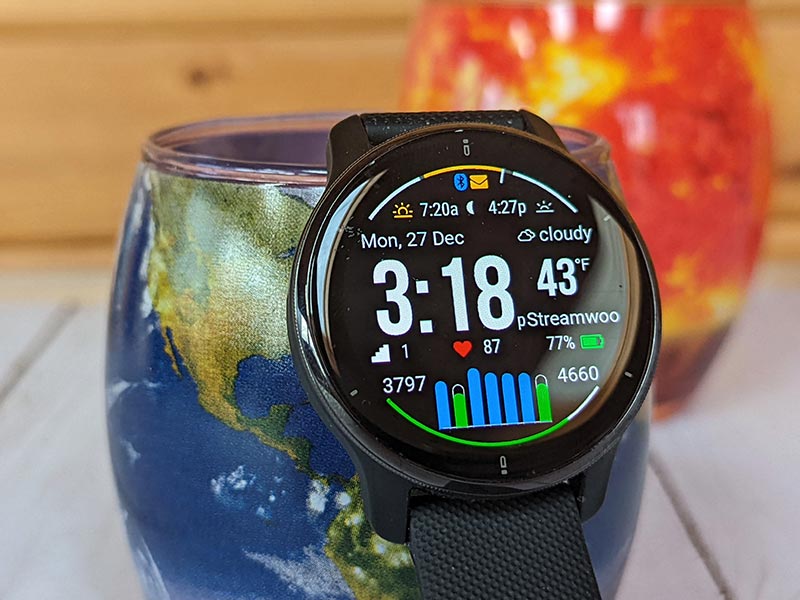 Samsung Galaxy Watch 5 Pro در مقابل Garmin Venu 2 Plus: طراحی و نمایشگر