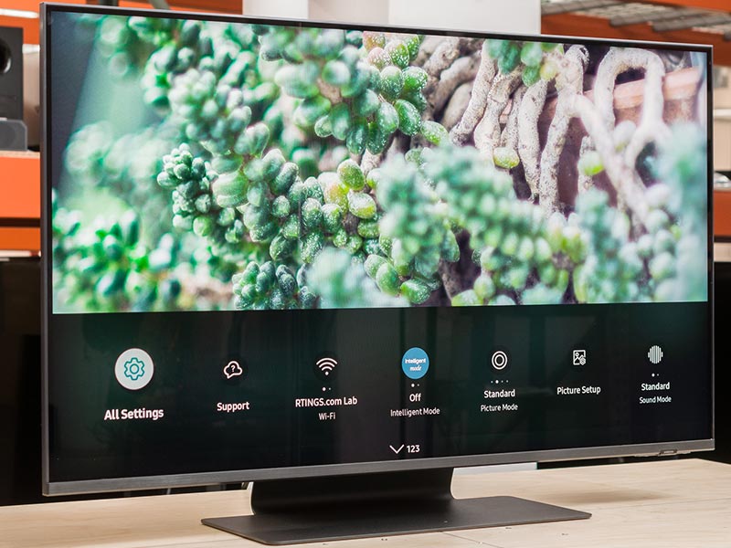 مقایسه تلویزیون Samsung QN90B QLED با تلویزیون LG C2 OLED: در این نبرد کدام تلویزیون برنده می شود؟