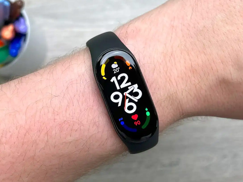 Xiaomi Band 7 در مقابل Amazfit Band 7: کدام مچ بند ارزش و امکانات بهتری دارد؟
