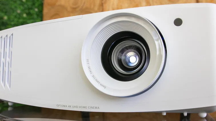 3.    Optoma UHD35