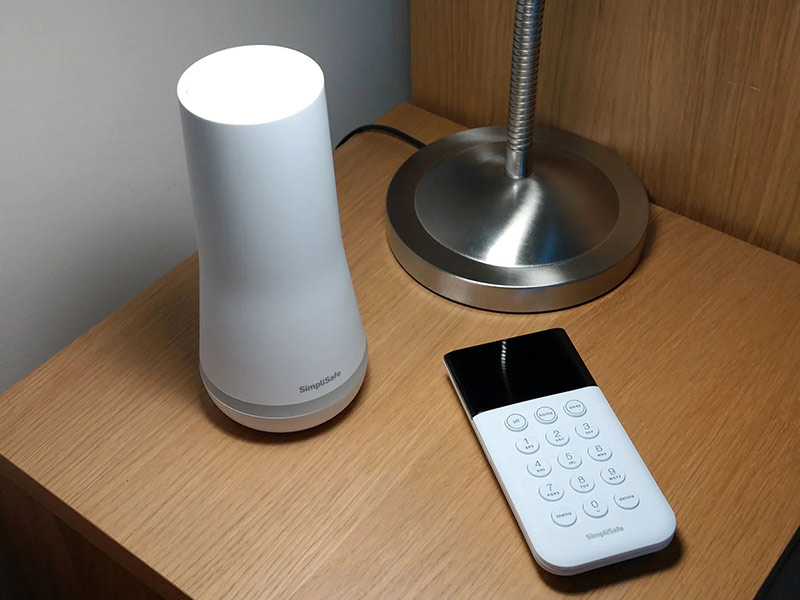 سیستم امنیتی هوشمند SimpliSafe 12 Piece Wireless Home Security System – یک سیستم امنیتی همه کاره