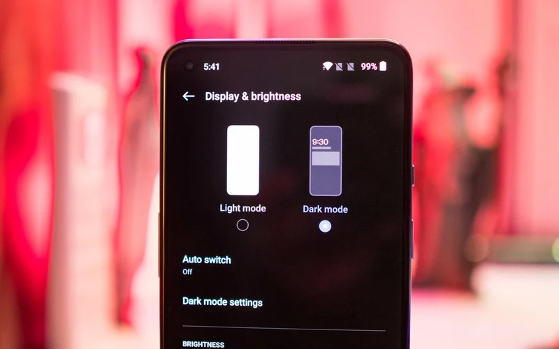 چگونه حالت Dark Mode را در سیستم عامل OxygenOS 12 شخصی سازی کنیم؟