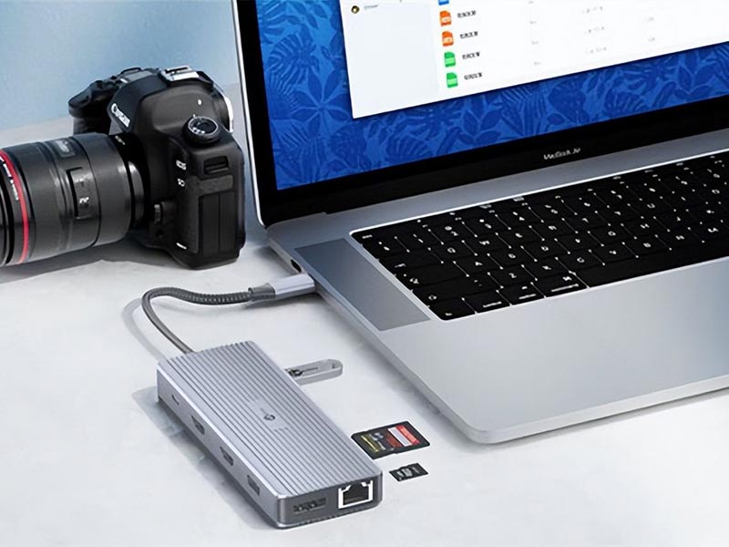 بررسی داک USB-C لنوو با 12 پورت در چین