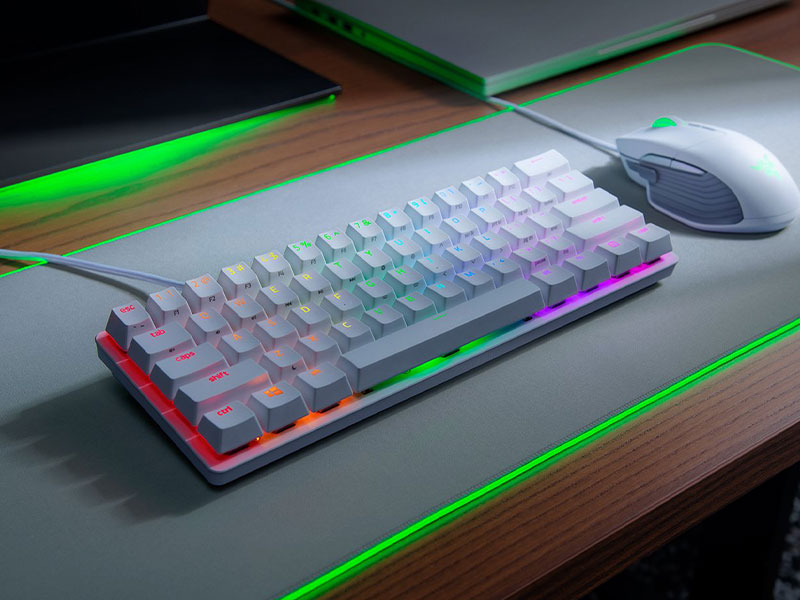 Razer Huntsman Mini، یک کیبورد جمع و جور و حرفه ای!