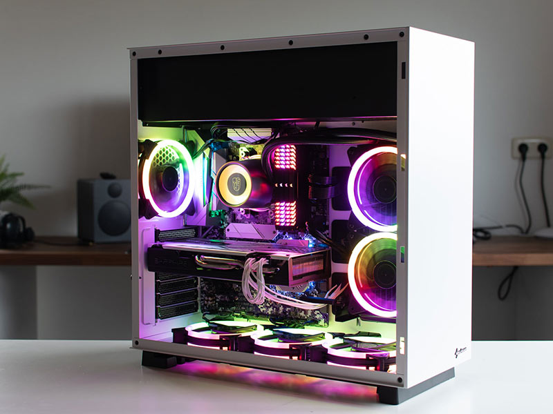 کیس PURE STEEL RGB شارکن