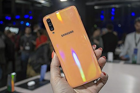 طراحی و مشخصات ظاهری موبایل Samsung Galaxy A70